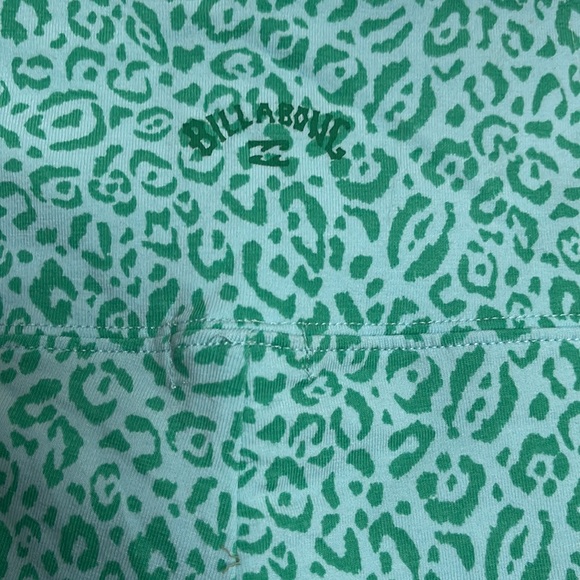 Billabong Biker Babe Shorts in Tropical Green Animal Print Size Small - Picture 8 of 9